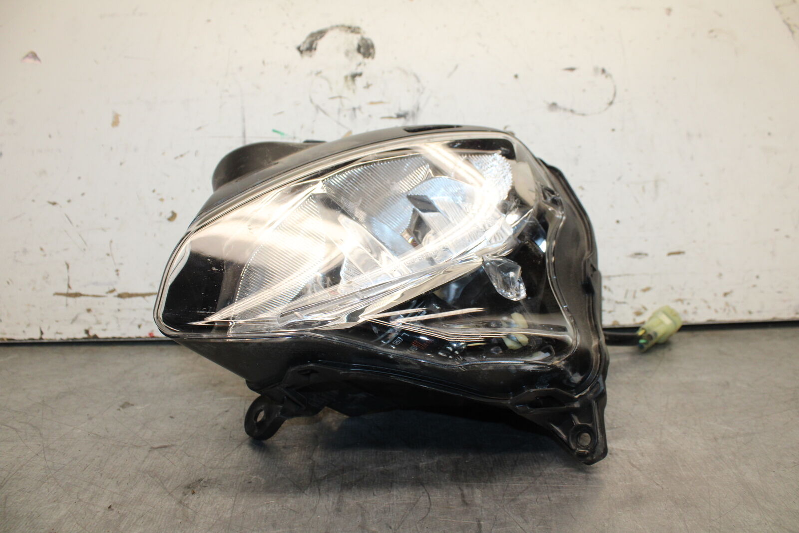 19-24 YAMAHA R3 FRONT LEFT HEADLIGHT HEAD LIGHT LAMP BB736