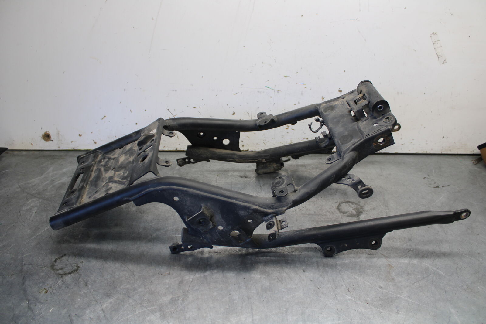 07-09 YAMAHA FZ6 REAR SUBFRAME BACK SUB FRAME 4S8-21190-09-00 BB713