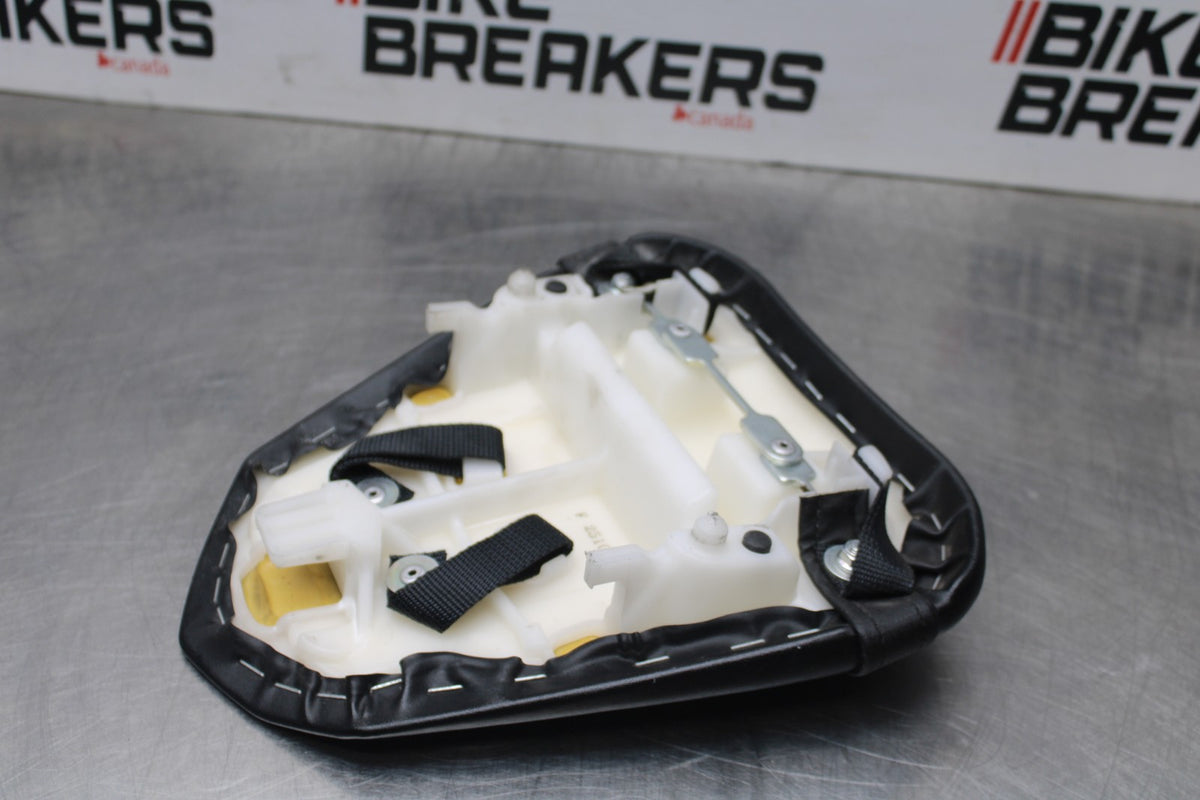 08-16 YAMAHA YZF R6 REAR BACK PASSENGER TANDEM SEAT PAD SADDLE PILLION BB856