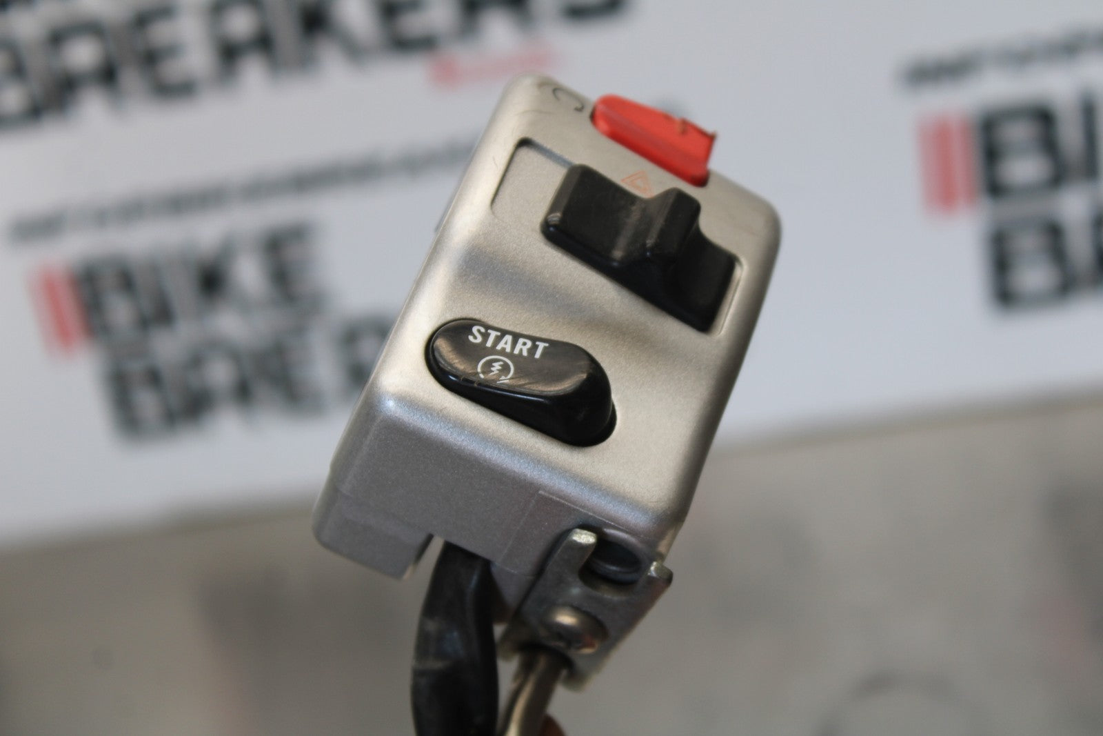 05-06 VICTORY KINGPIN DELUXE RIGHT CLIP ON KILL OFF START SWITCH SWITCHES BB195