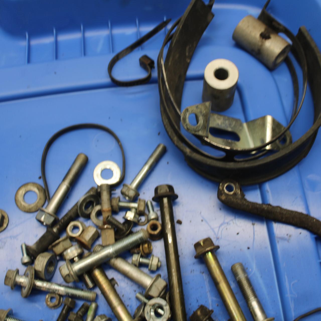01-06 HONDA CBR600F4I MISCELLANEOUS MOUNTING BOLTS HARDWARE MOTOR SCREWS BB644