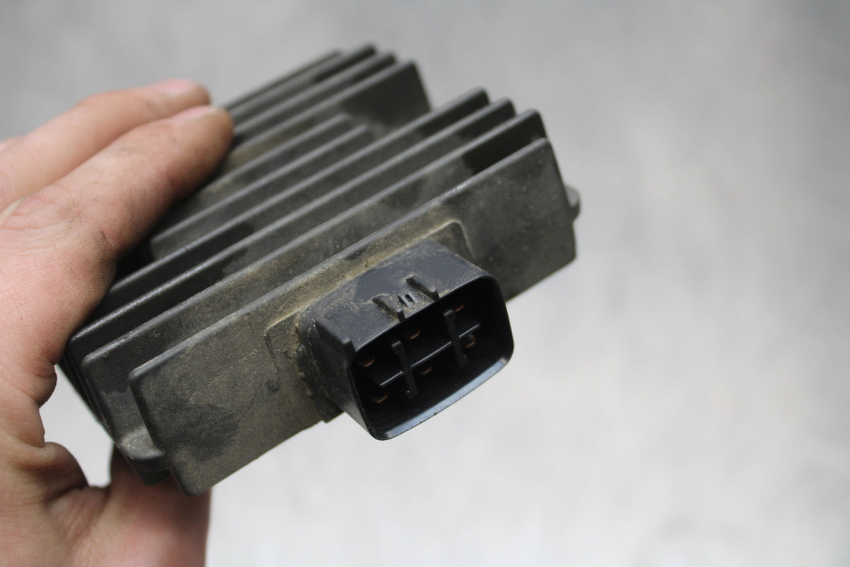 09 YAMAHA ROYAL STAR XVZ1300TF VENTURE RECTIFIER VOLTAGE REGULATOR BB151