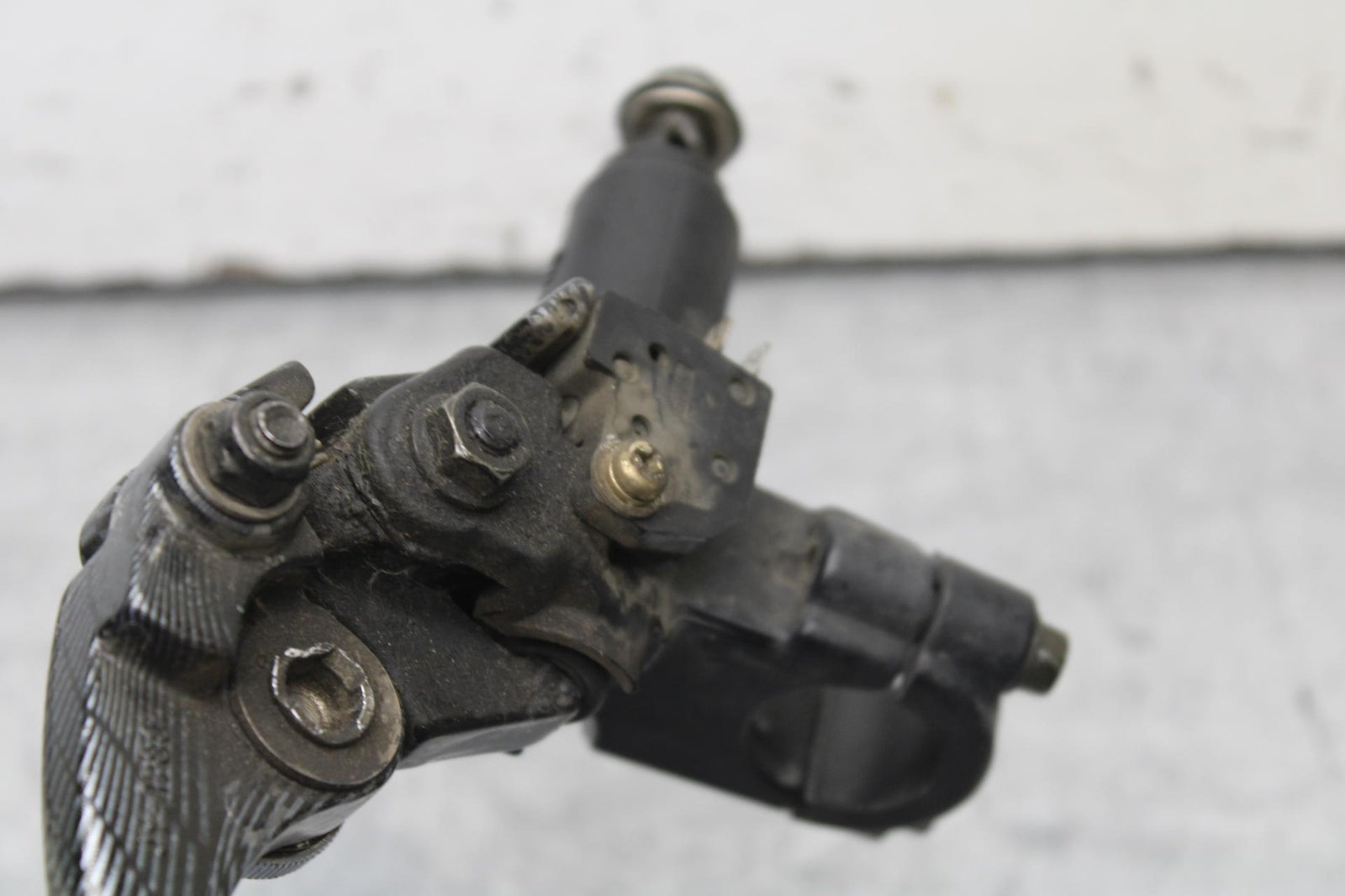 01-03 SUZUKI GSXR600 FRONT BRAKE MASTER CYLINDER w/ LEVER 57300-33E01 BB633