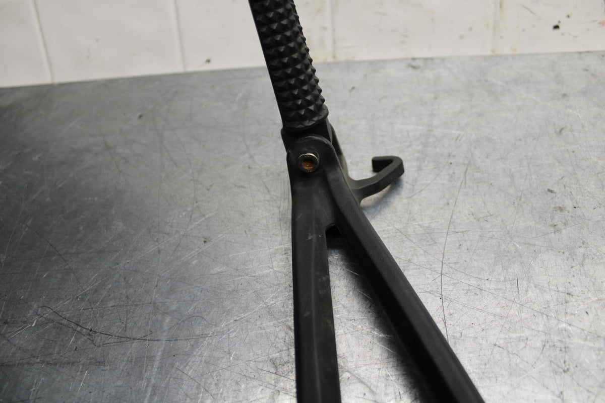 07 YAMAHA YZF R6 2c0 RIGHT REAR BACK PASSENGER PEG BB75