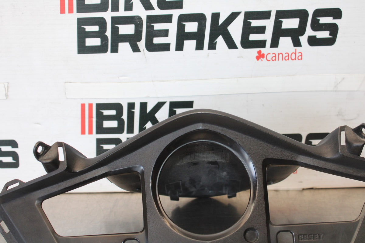 06-07 HONDA INTERCEPTOR 800 VFR800 SPEEDO CLUSTER GAUGE CLUSTER TRIM BB917
