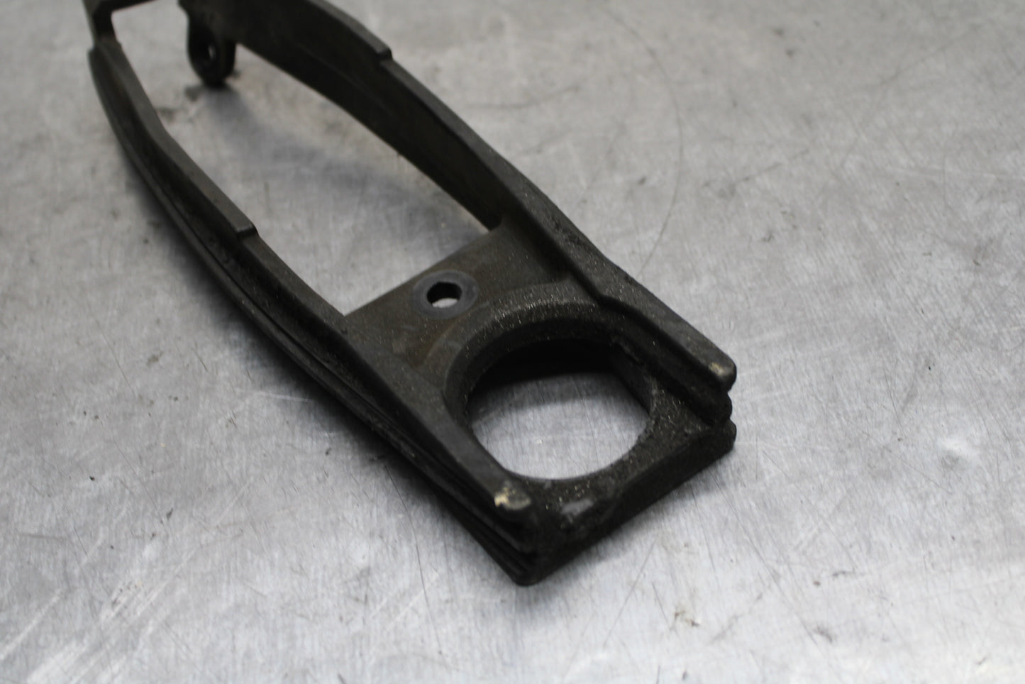 08-10 SUZUKI GSXR 600 SWINGARM CHAIN BUFFER SLIDER GUIDE BB130
