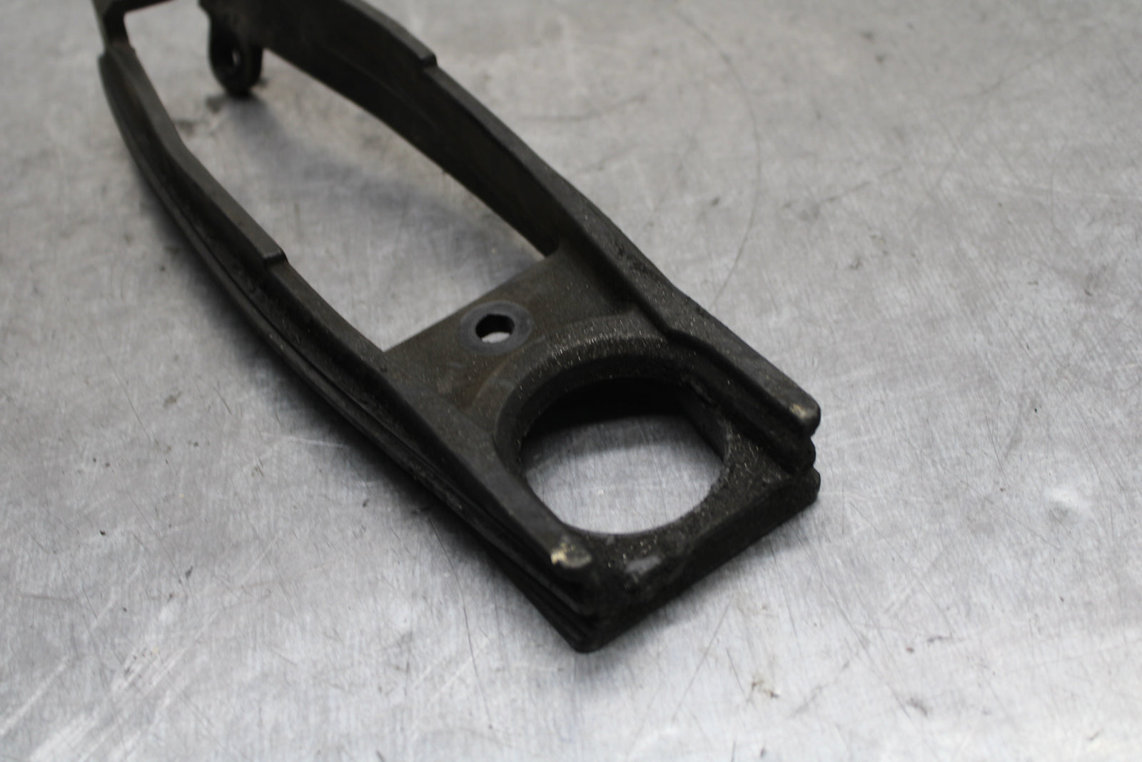08-10 SUZUKI GSXR 600 SWINGARM CHAIN BUFFER SLIDER GUIDE BB130