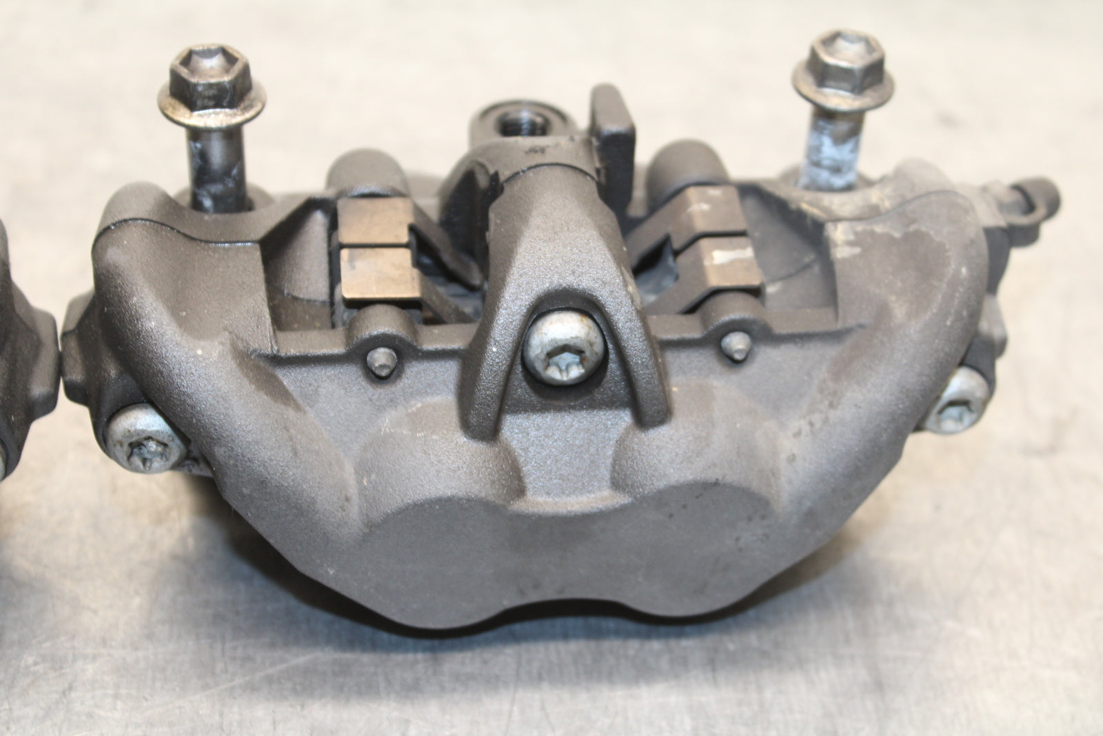 12-13 KAWASAKI Z1000 RIGHT LEFT FRONT BRAKE CALIPER SET PAIR CALIPERS BB743