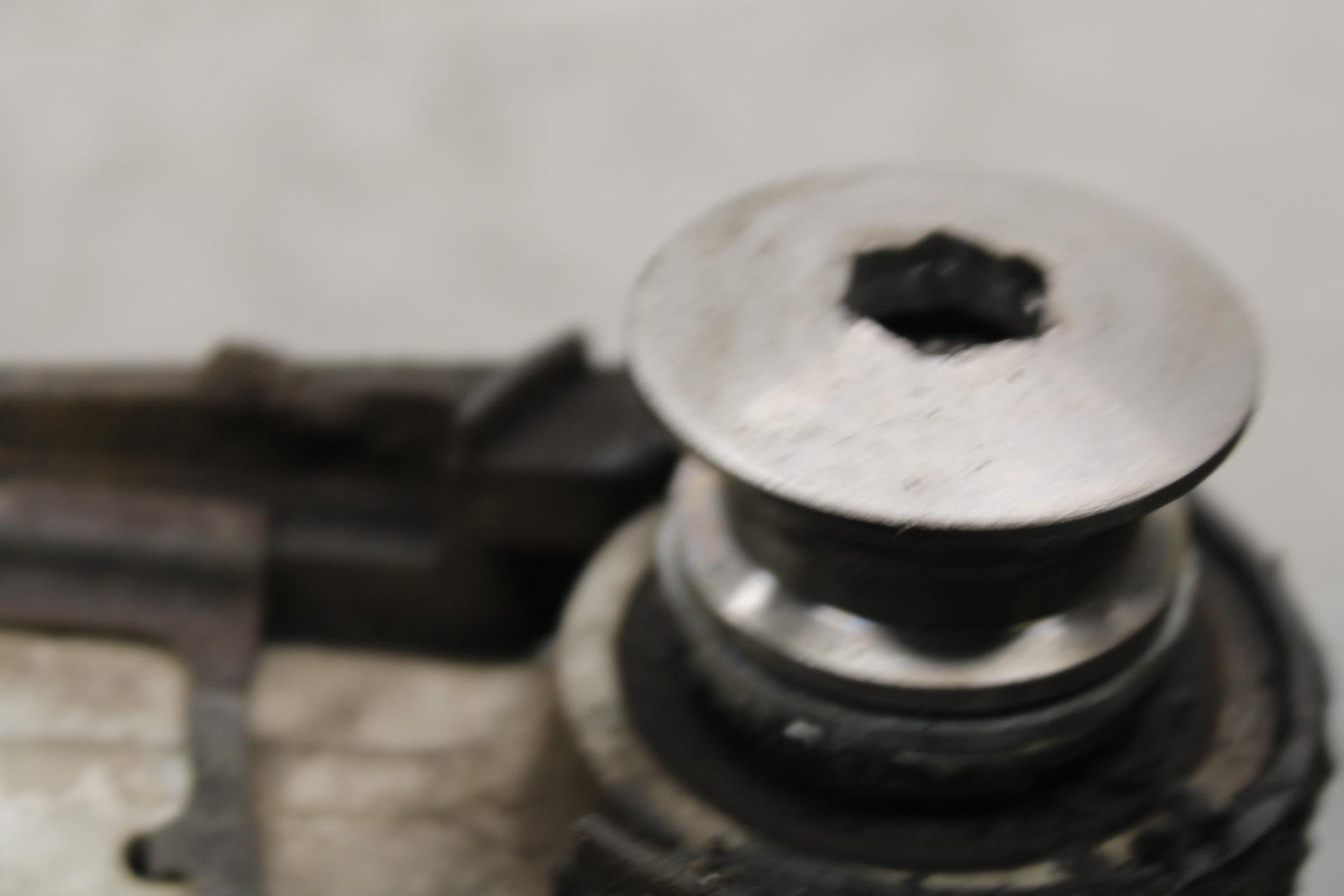 2000 Kawasaki Ninja ZX12R ZX1200A REAR SWINGARM BACK SUSPENSION BB565