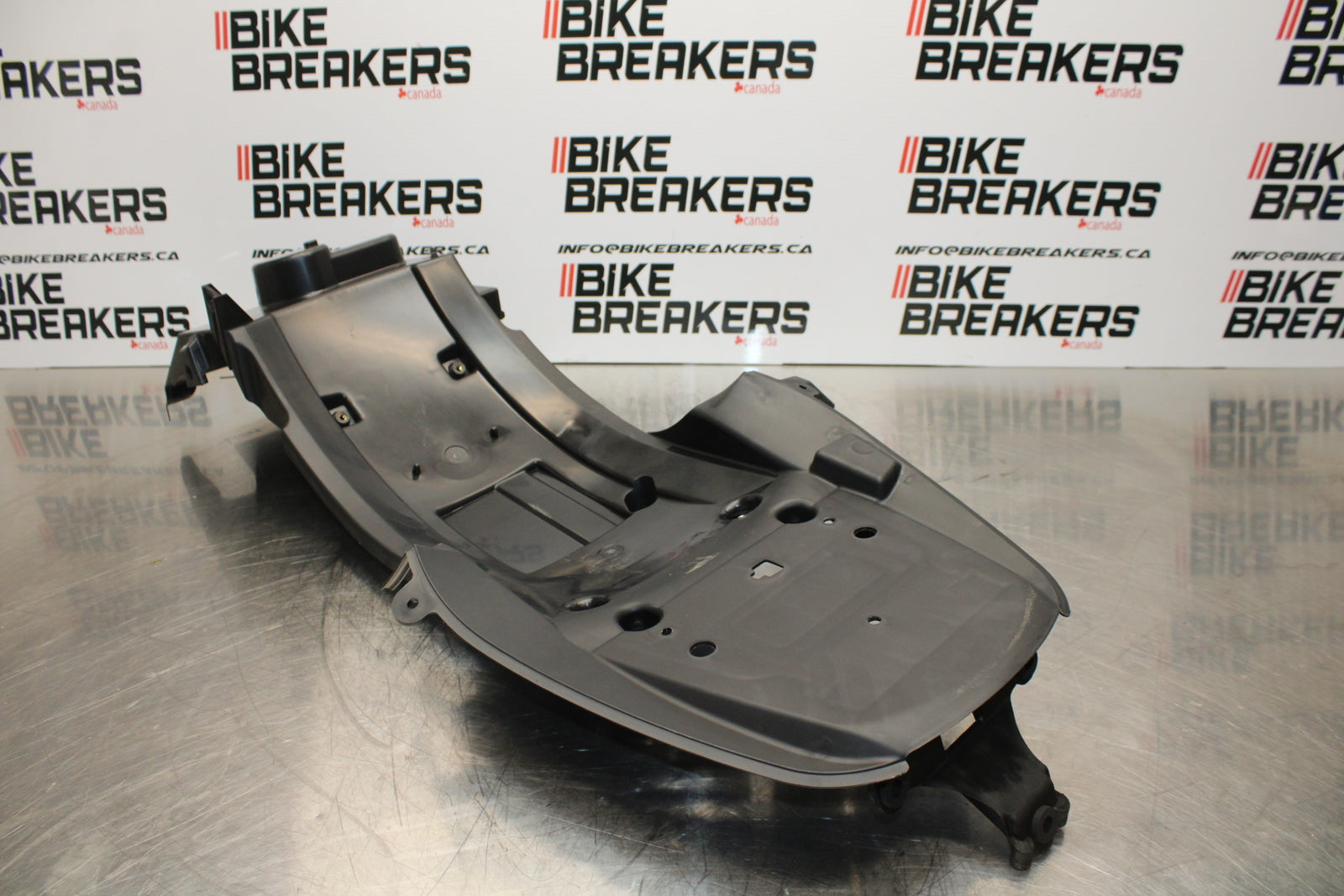 23-24 KAWASAKI NINJA ZX14R NEW!! REAR BACK TAIL UNDERTAIL FAIRING FENDER BB153