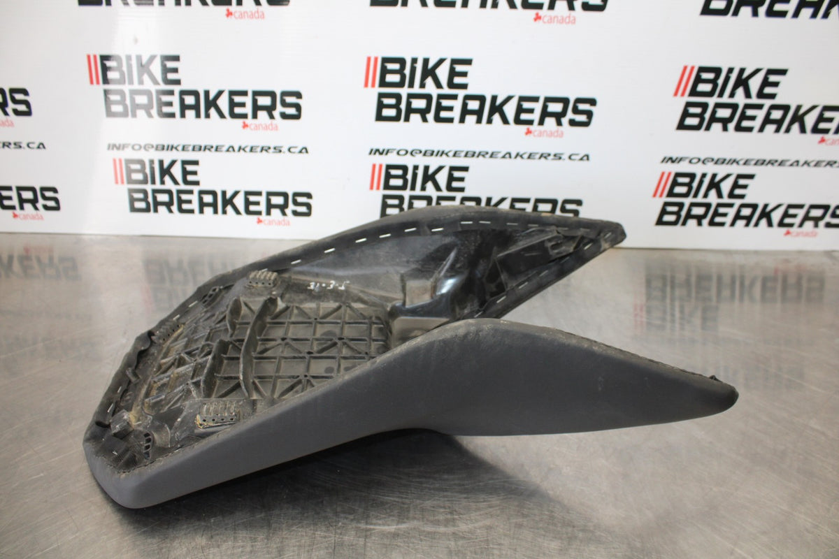 17-22 KTM 390 DUKE FRONT DRIVERS SEAT PAD SADDLE PILLION BB180