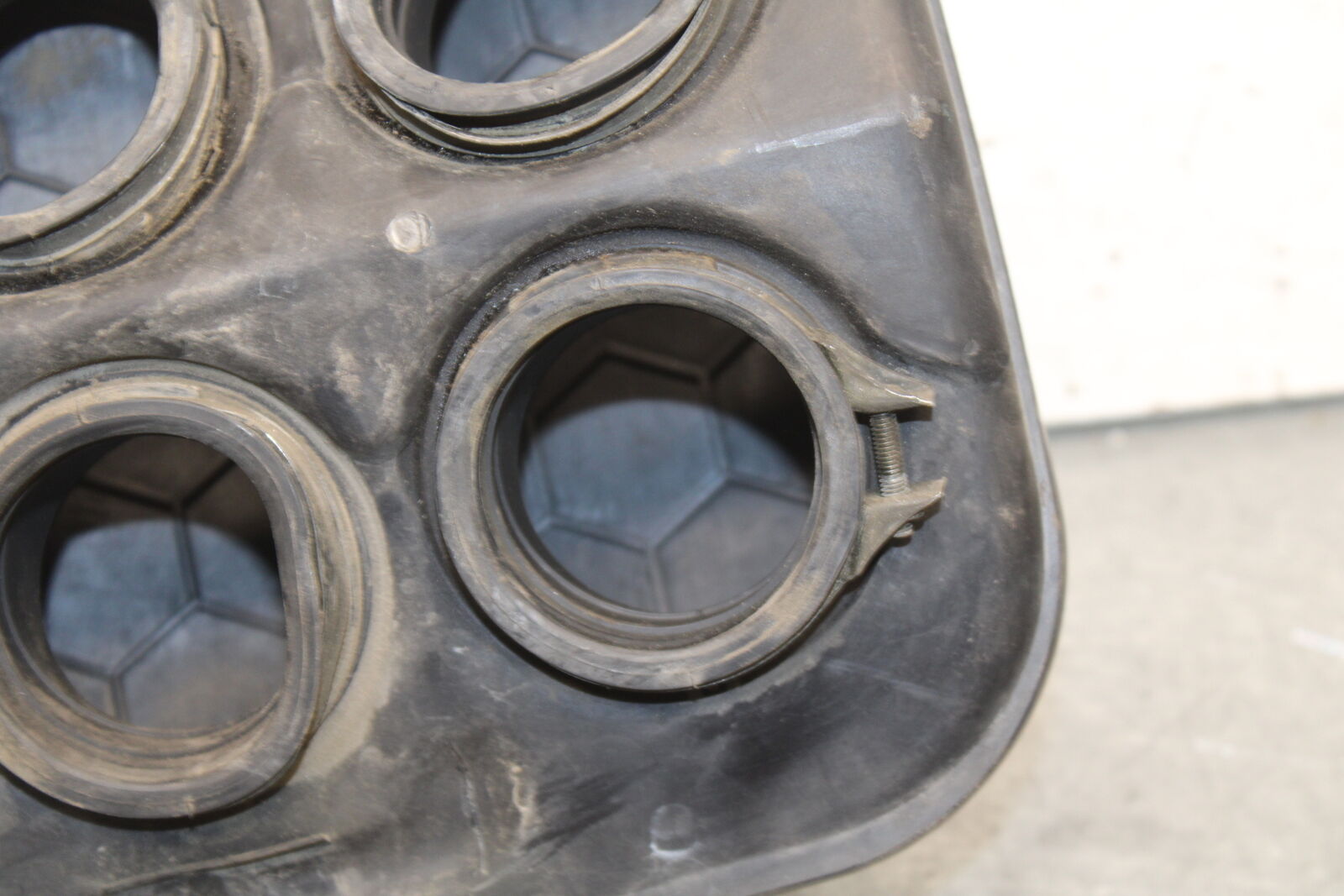 85-86 SUZUKI MADURA 1200 AIRBOX AIR INTAKE FILTER BOX  BB691