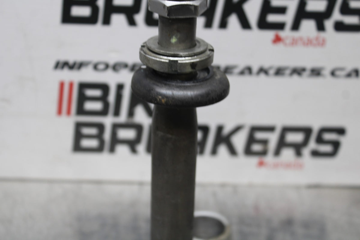 15 SUZUKI GW250F FRONT FORKS CLAMP LOWER TRIPLE TREE STEM BB789