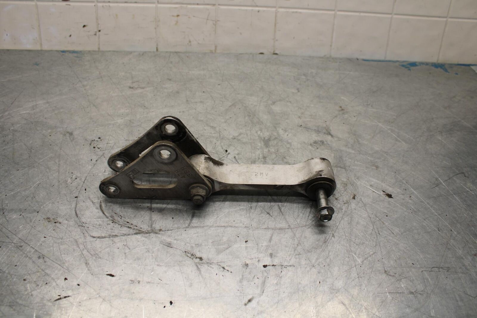 09-16 SUZUKI GSXR1000 REAR DOGBONE SHOCK LINKAGE LINK BB439 