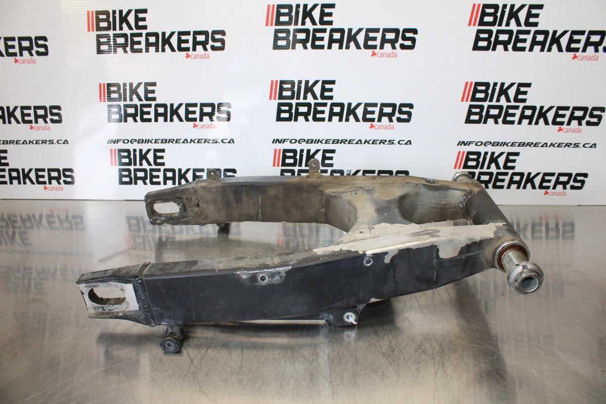 01-03 SUZUKI GSXR600 REAR SWINGARM BACK SUSPENSION SWING ARM BB145
