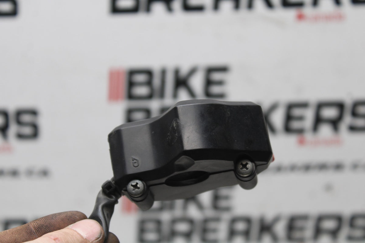 18 YAMAHA YZF R1  RIGHT CLIP ON HANDLE KILL OFF START SWITCH SWITCHES BB838