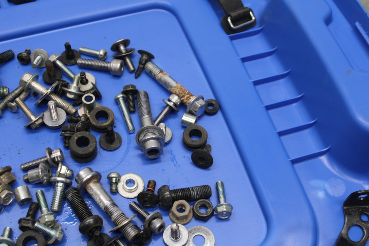 14-17 YAMAHA FZ09 MOUNTING BOLTS HARDWARE MOTOR SCREWS BB111