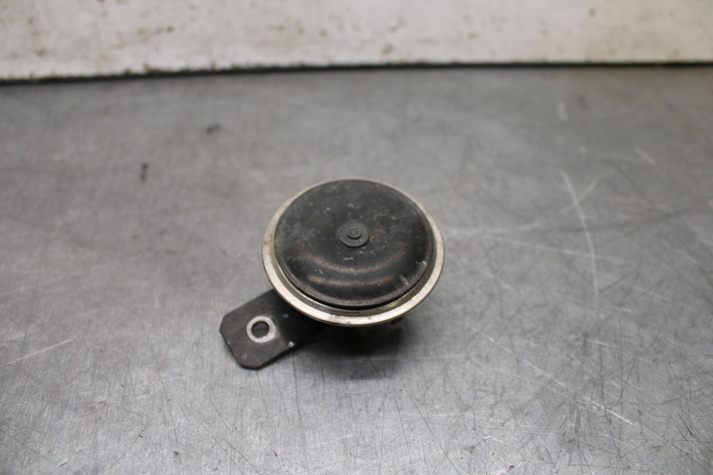 19-22 KAWASAKI Z400 HORN SIGNAL BB708