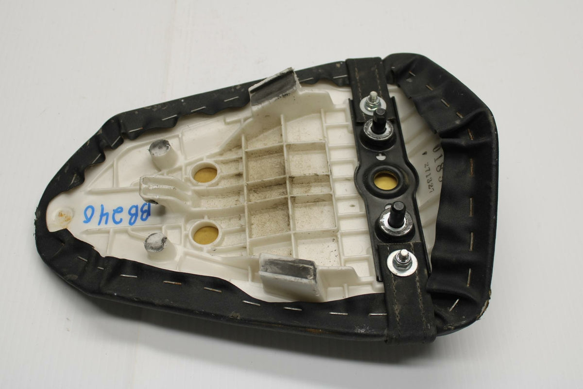 13-18 KAWASAKI NINJA ZX6R REAR BACK PASSENGER TANDEM SEAT PAD SADDLE BB240
