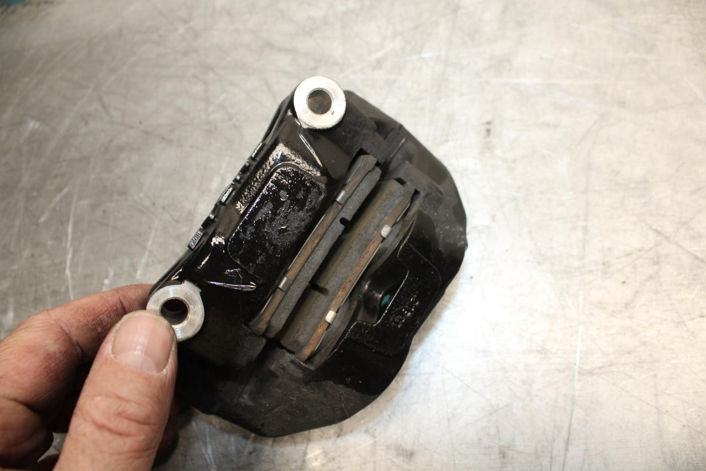 21 HUSQVARNA VITPILEN 401  FRONT BRAKE CALIPER BB467