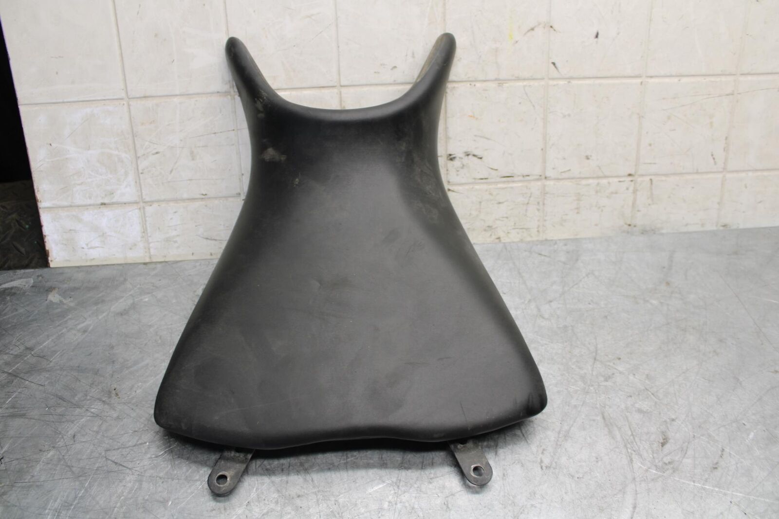 2015 Yamaha YZF R3 FRONT DRIVERS SEAT PAD SADDLE PILLION 1WD-F4710-00-00 BB526