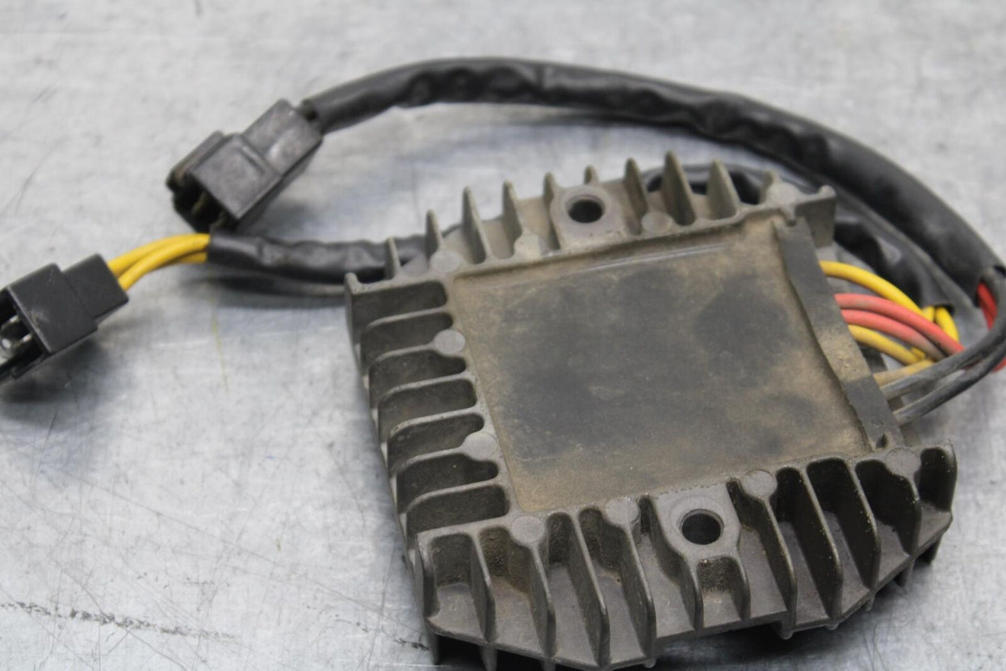 08-11 TRIUMPH SPEED TRIPLE RECTIFIER VOLTAGE REGULATOR BB102