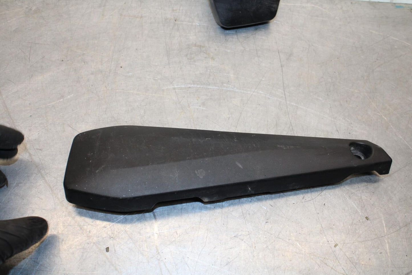 2012 Yamaha FZ8 RIGHT LEFT FRONT SIDE SEAT PANELS TRIMS COWLS FAIRINGS BB550