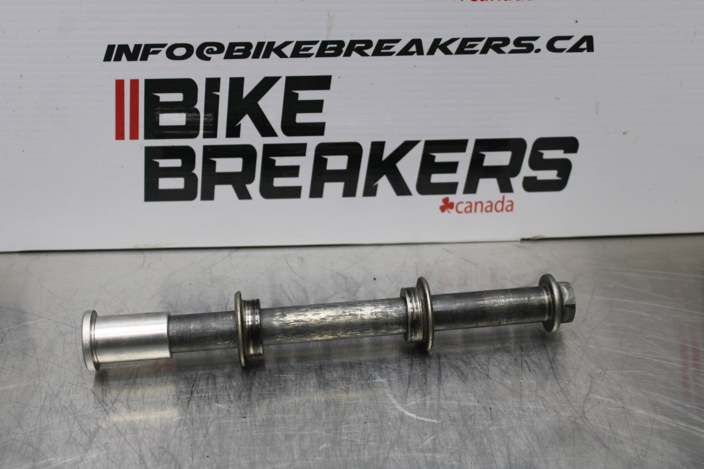 04-05 KAWASAKI NINJA ZX10R FRONT WHEEL RIM AXLE PIVOT BOLT BB163