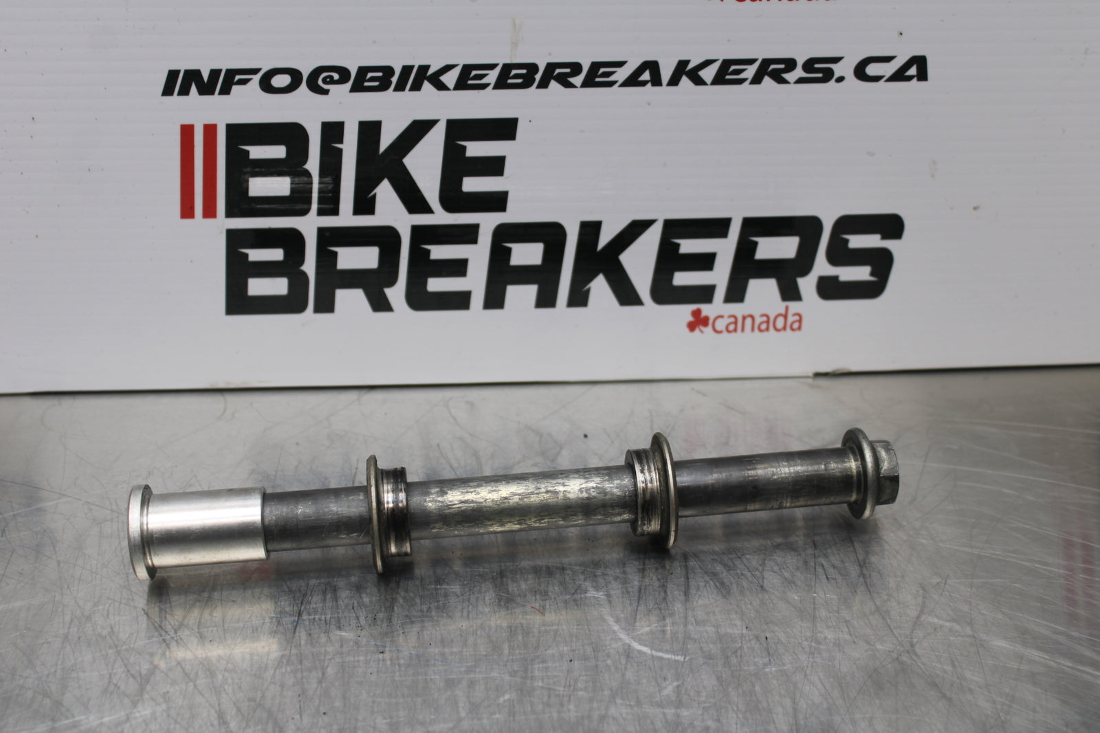 04-05 KAWASAKI NINJA ZX10R FRONT WHEEL RIM AXLE PIVOT BOLT BB163