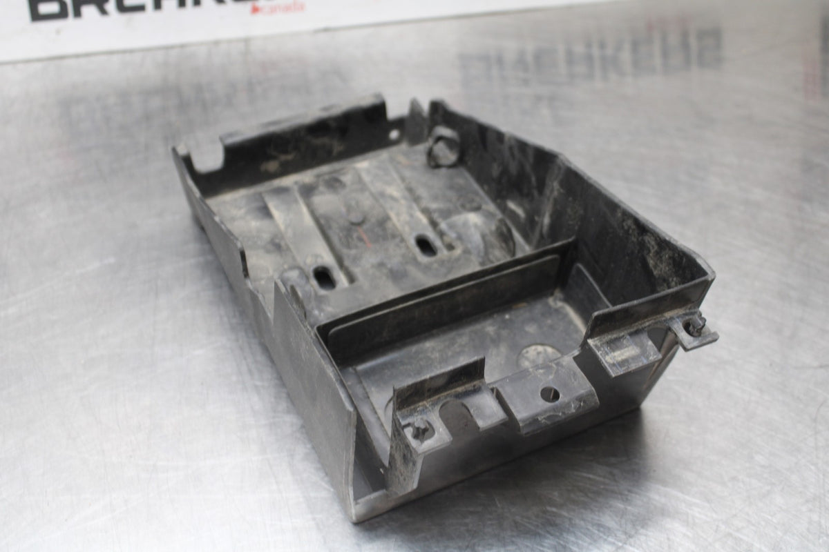 24 KAWASAKI NINJA 500 ABS REAR BACK TAIL UNDERTAIL BATTERY TRAY PLASTIC BB818