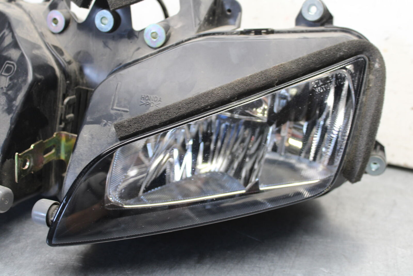 05-06 HONDA CBR600RR FRONT HEADLIGHT HEAD LIGHT LAMP  BB655