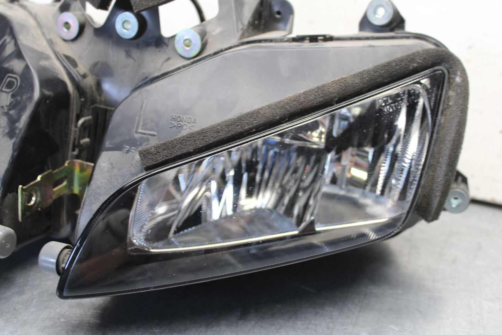 05-06 HONDA CBR600RR FRONT HEADLIGHT HEAD LIGHT LAMP  BB655