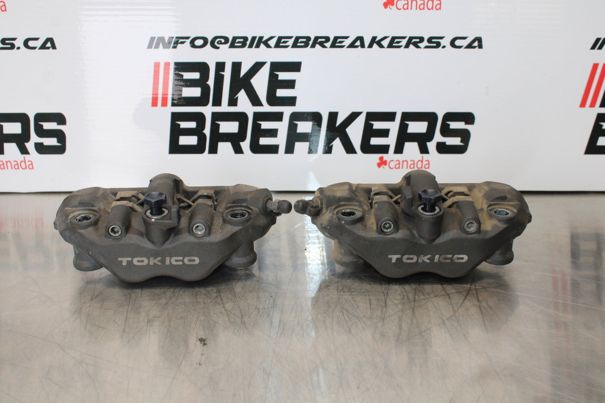 05-06 HONDA CBR600RR RIGHT LEFT FRONT BRAKE CALIPER SET PAIR CALIPERS BB149