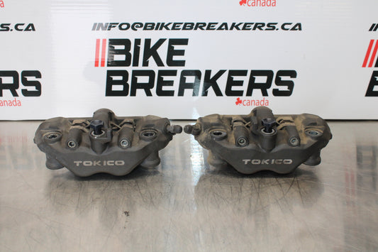 05-06 HONDA CBR600RR RIGHT LEFT FRONT BRAKE CALIPER SET PAIR CALIPERS BB149