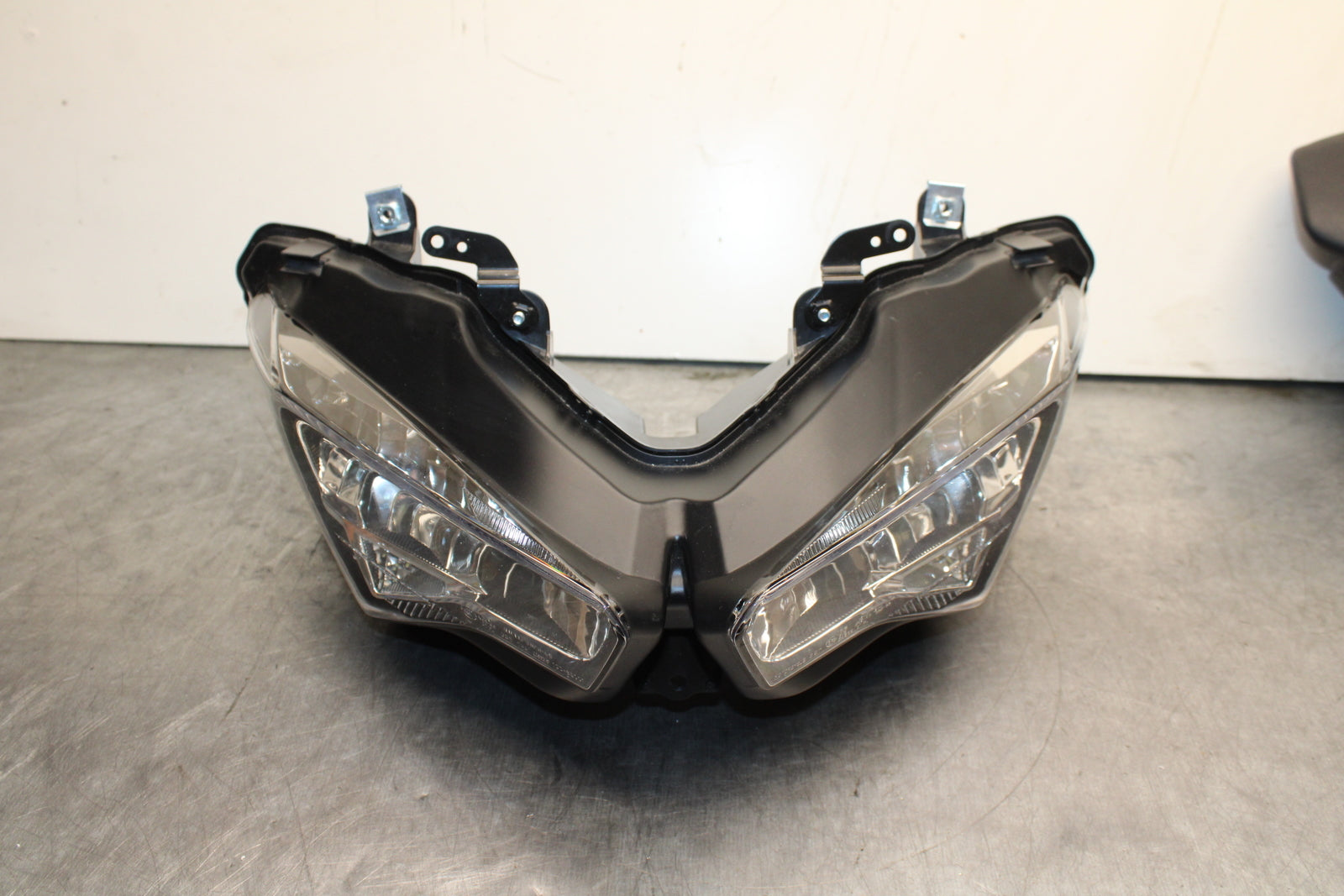 19-23 KAWASAKI NINJA ZX6R FRONT HEADLIGHT HEAD LIGHT LAMP BB749