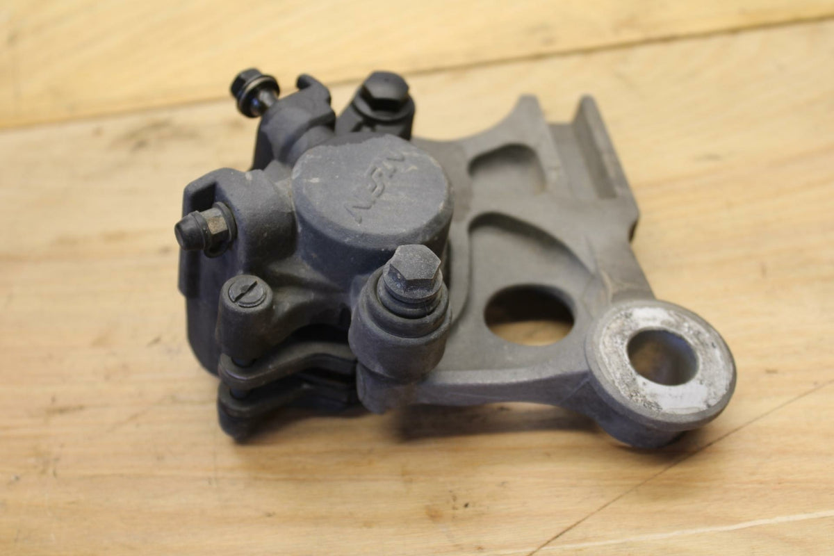 01-06 HONDA CBR600F4I REAR BACK BRAKE CALIPER W MOUNT BRACKET BB314