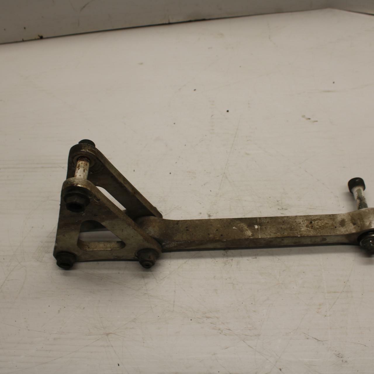 06 YAMAHA YZF R1 REAR DOGBONE SHOCK LINKAGE LINK 5VY-2217A-00-00 BB282