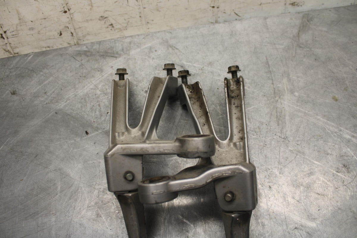 1998 Suzuki TL1000S REAR BACK PASSENGER PEG SET PAIR BB508