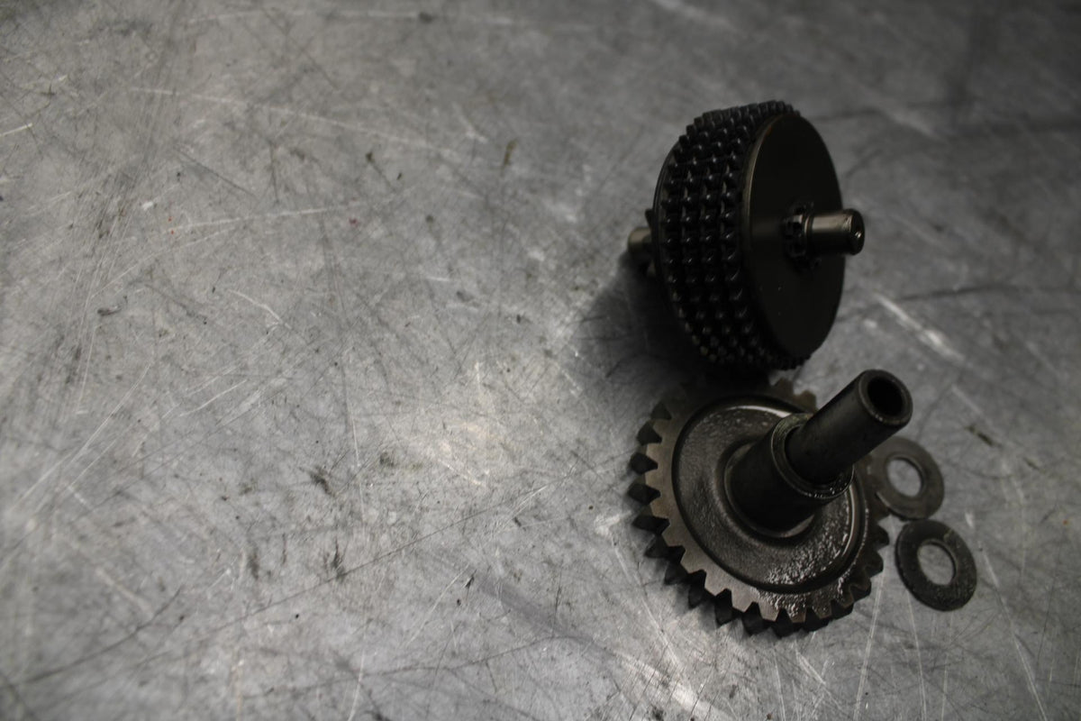 1998 Suzuki TL1000S ENGINE MOTOR IDLER IDLING GEAR BB508