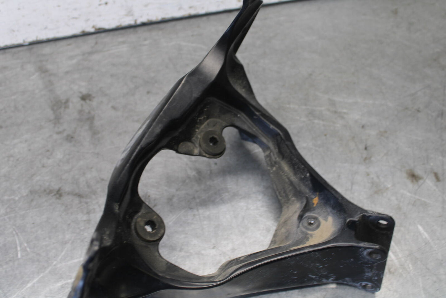 06-07 SUZUKI GSXR 600 UPPER FAIRING MIRROR GAUGES STAY BRACKET BB694