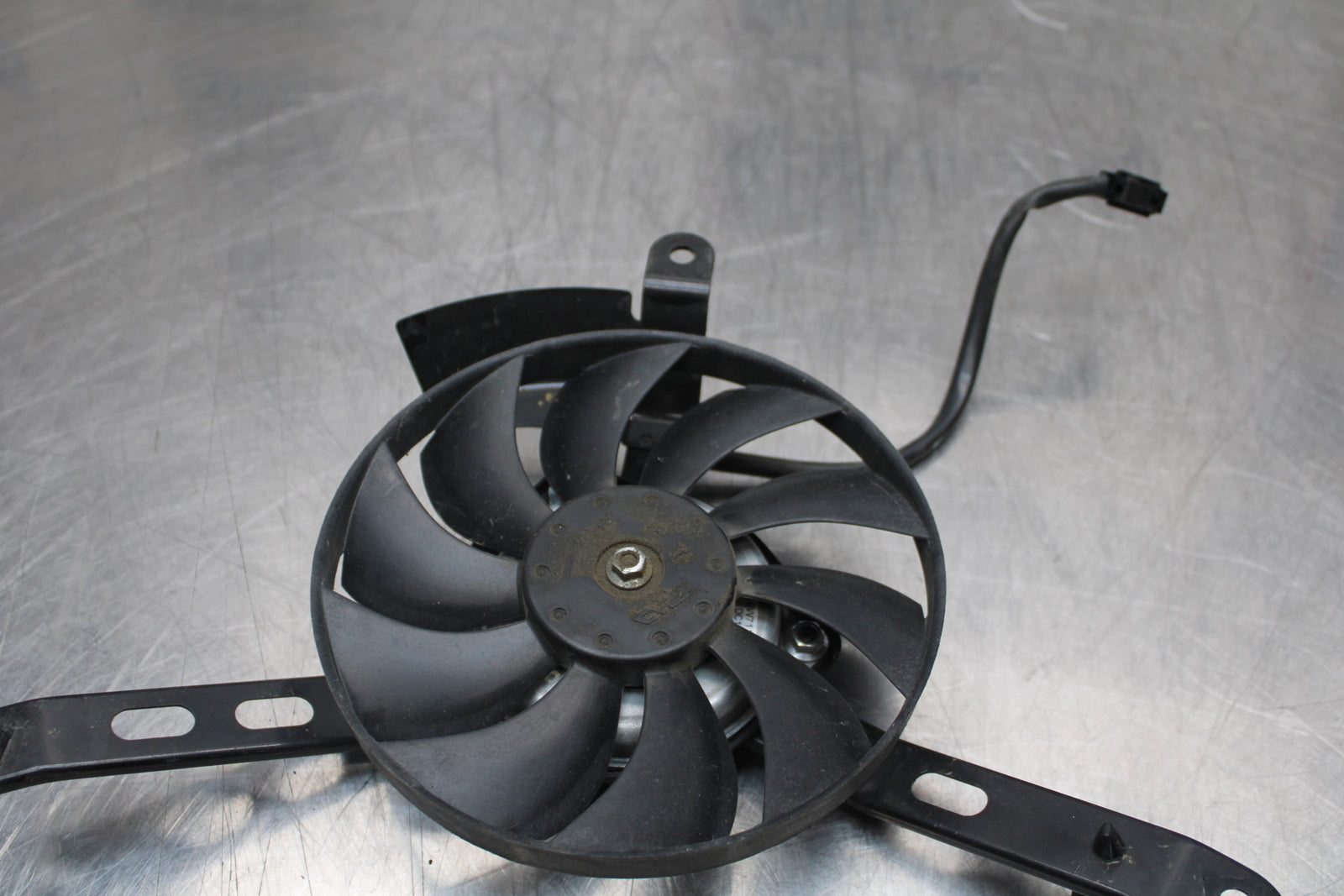 14-17 YAMAHA FZ07 ENGINE RADIATOR COOLING FAN BB162