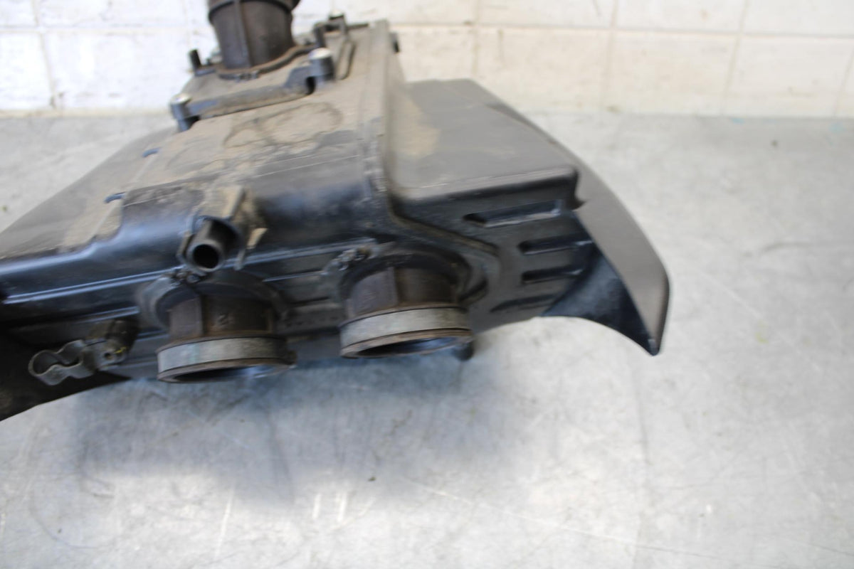 2015 Yamaha FZ07 AIRBOX AIR INTAKE FILTER BOX 1WS-14401-00-00 BB531