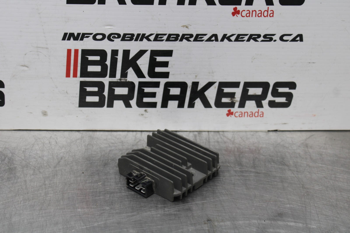 23 YAMAHA YZF R3 RECTIFIER VOLTAGE REGULATOR BB806