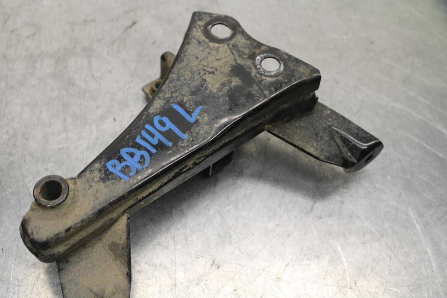 2009 Kawasaki Ninja 250R EX250J ENGINE MOUNT MOTOR BRACKET BB87