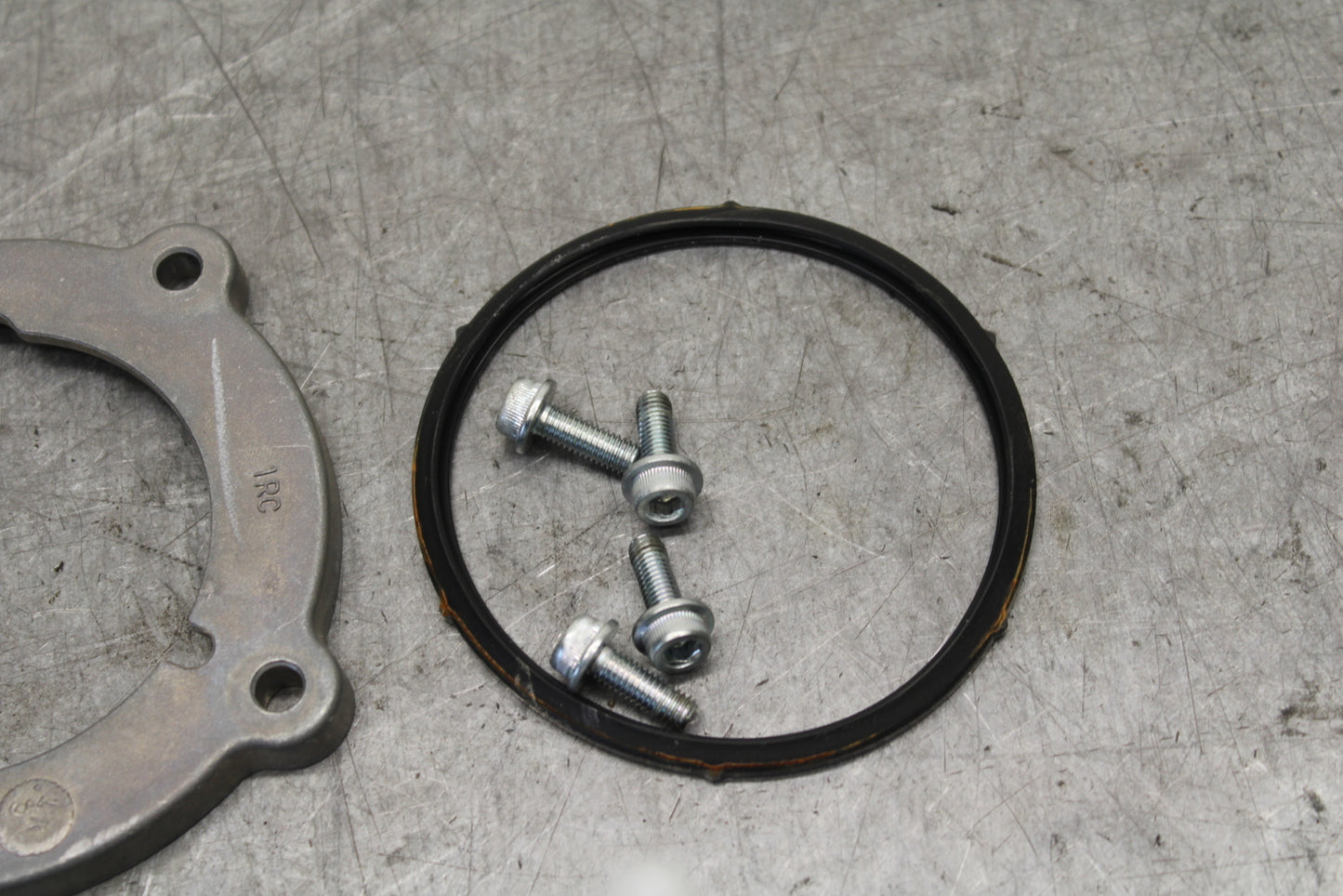 22-24 YAMAHA XSR900 FUEL PUMP GAS PETROL SENDER UNIT  BB683