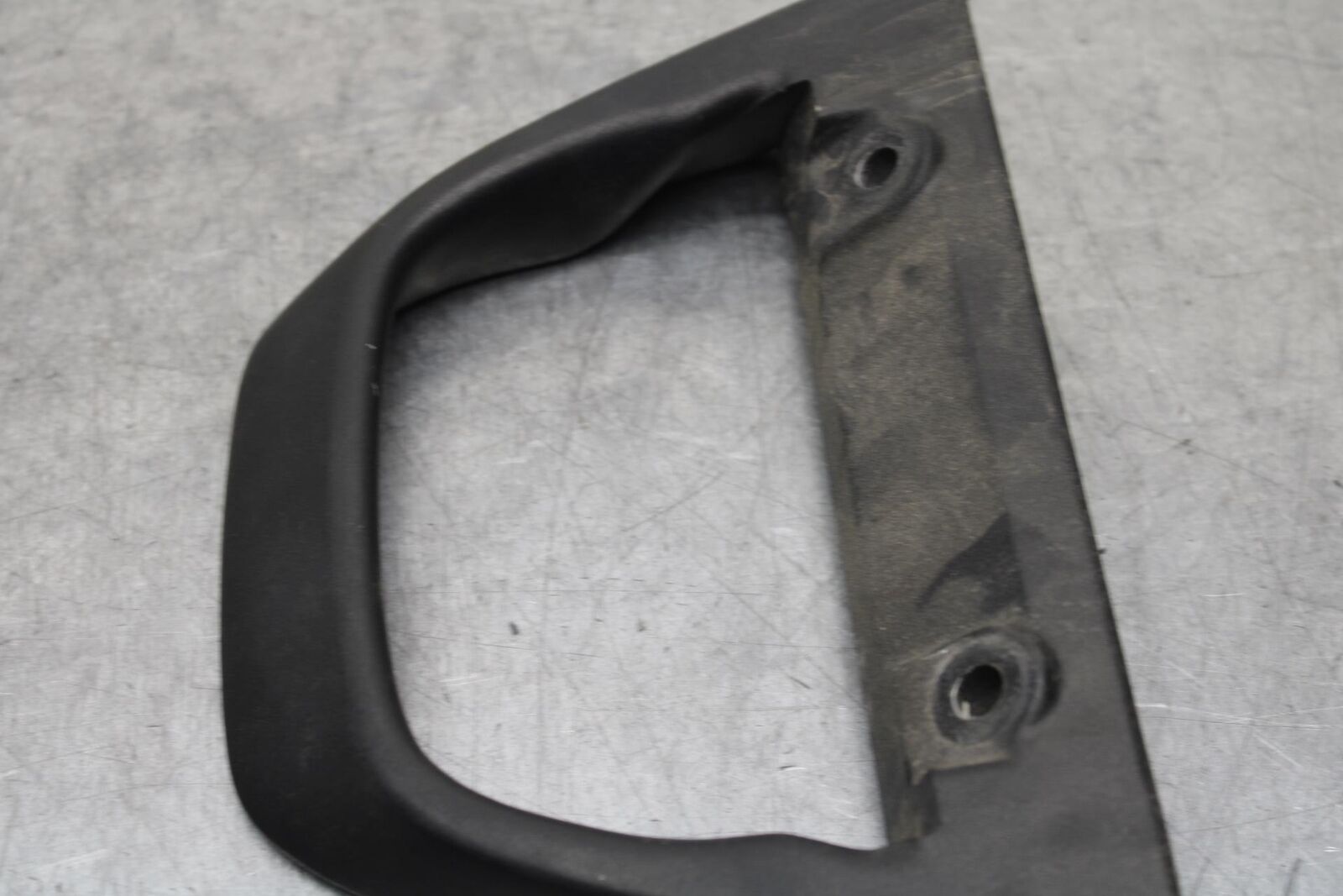 04-09 SUZUKI GS 500 FH GS500F PASSENGER REAR SEAT GRAB BAR HANDLE BB97