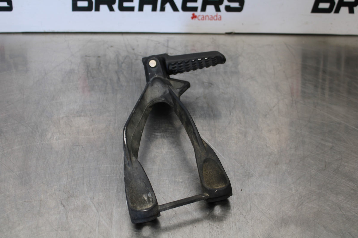 2007 Kawasaki Ninja ZX6R ZX600P RIGHT REAR BACK PASSENGER PEG BB175