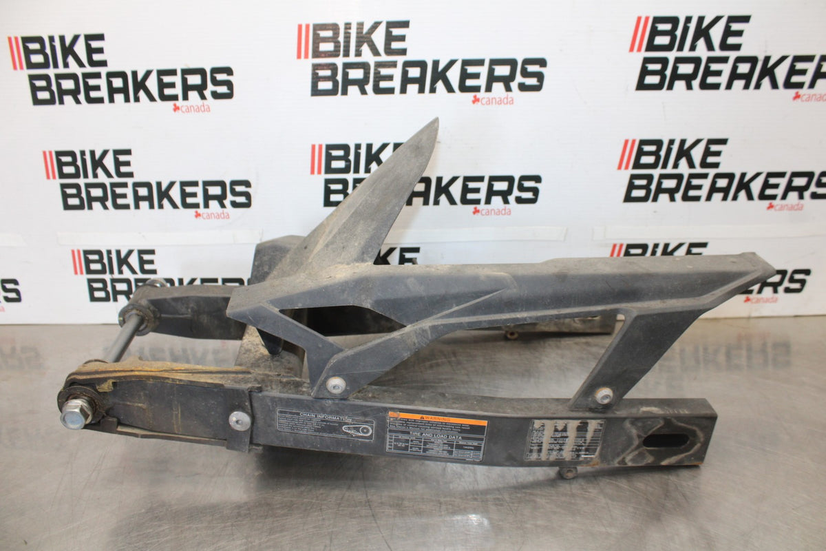 24-25 KAWASAKI NINJA 500 ABS REAR SWINGARM BACK SUSPENSION SWING ARM BB899