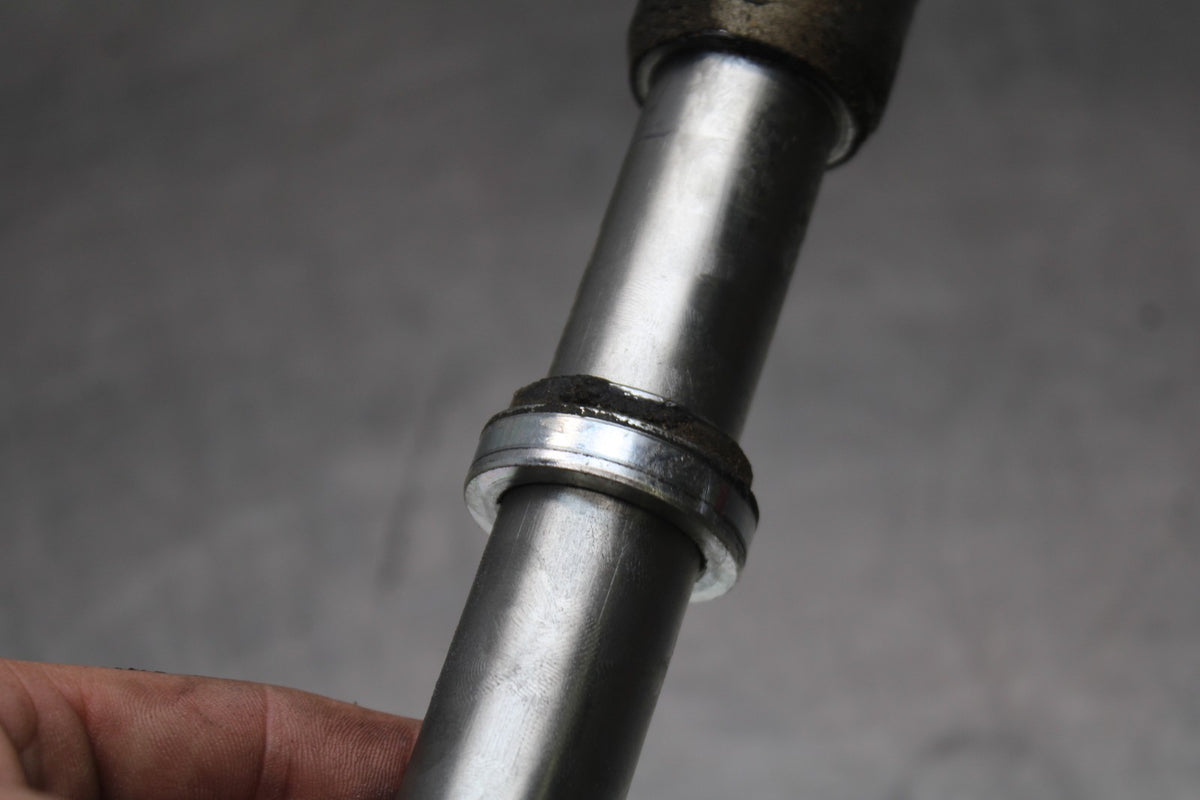 16 DUCATI 959 PANIGALE FRONT WHEEL RIM AXLE PIVOT BOLT BB912