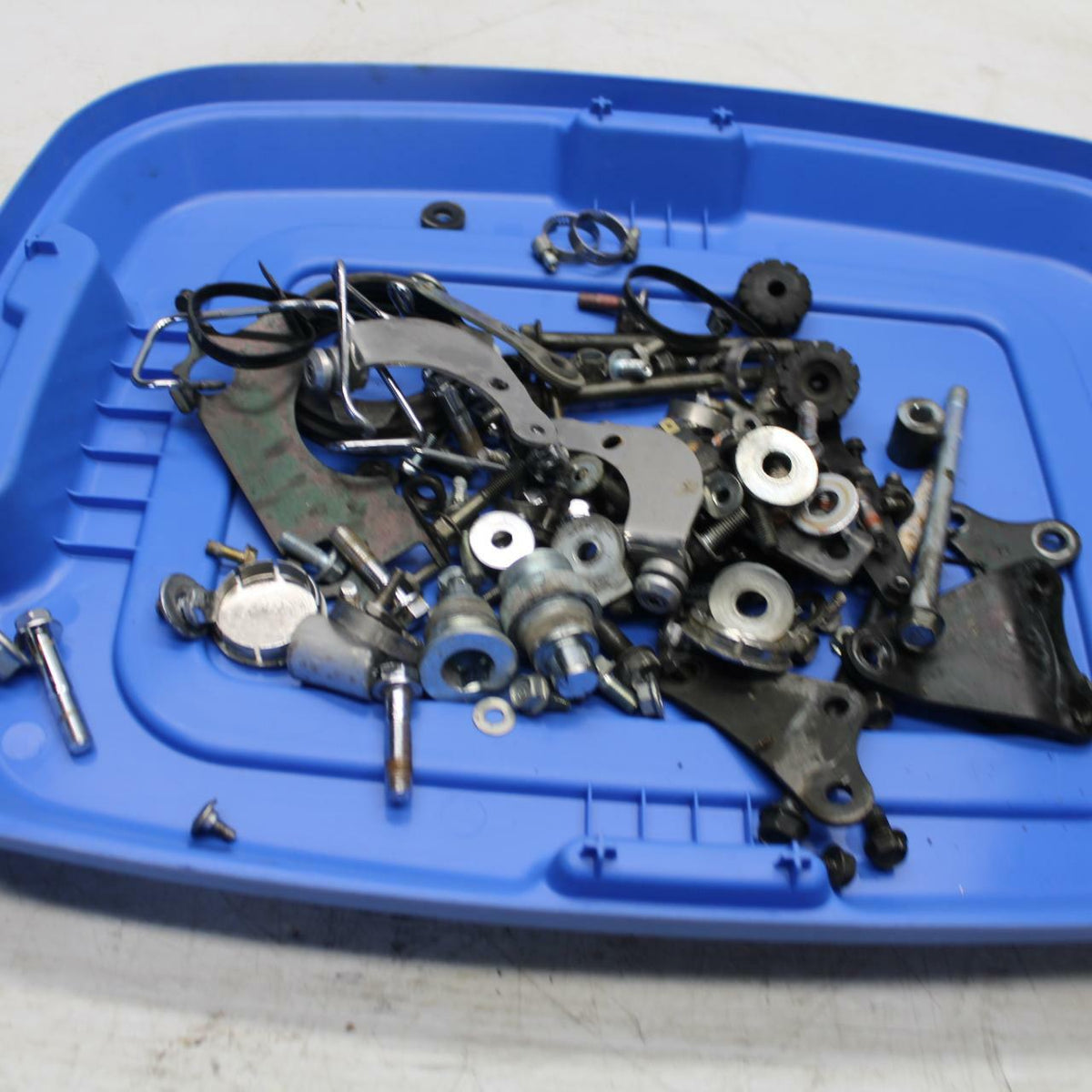 04-06 HONDA SHADOW 750 VT750C BOLTS HARDWARE MOTOR SCREWS BB360